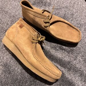 Clark’s Moccasins Size 9